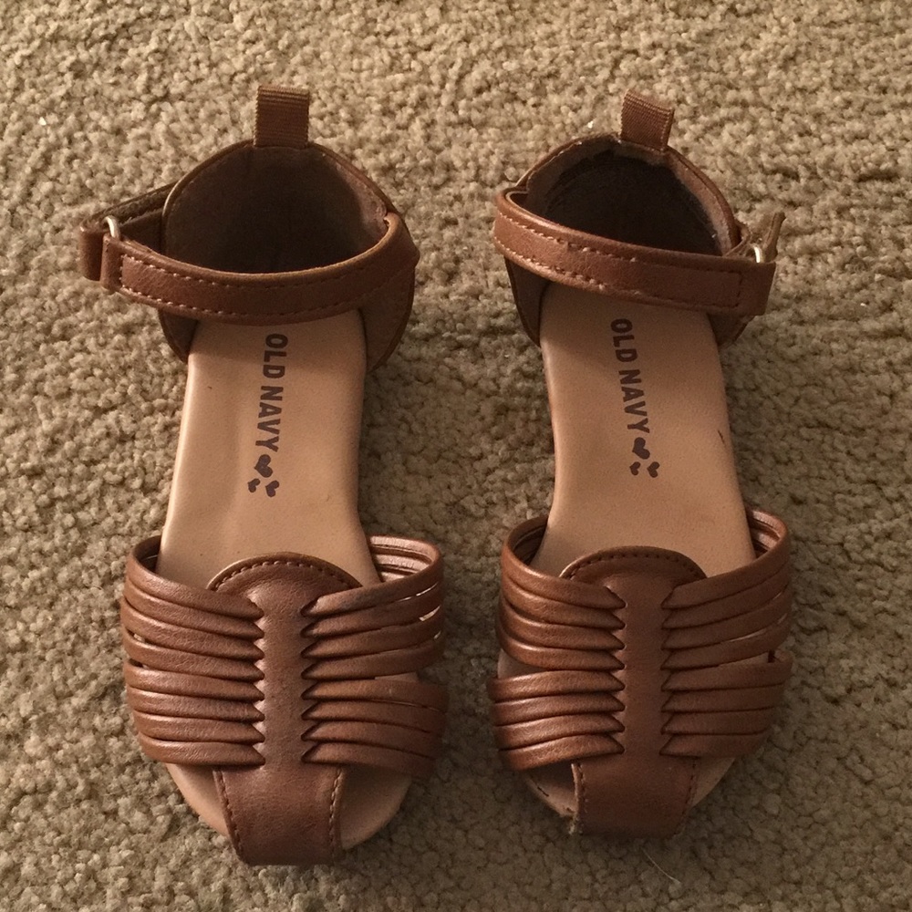 Old navy brown sandals 6c